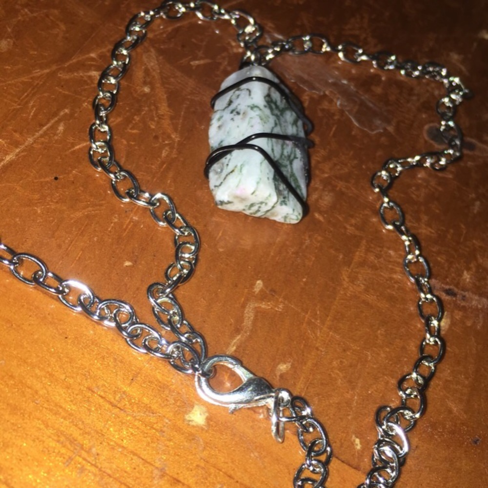 Light green Verde Guatemala stone necklace